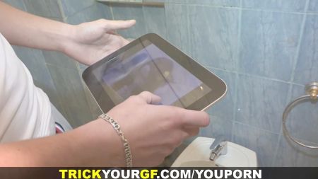 Girls Shitting To Mouth