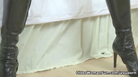 Ake Turns Night Club