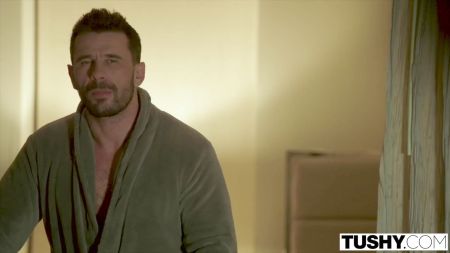 Eeches Inserted In Penis