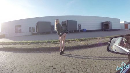 Very Long Girl Pissing